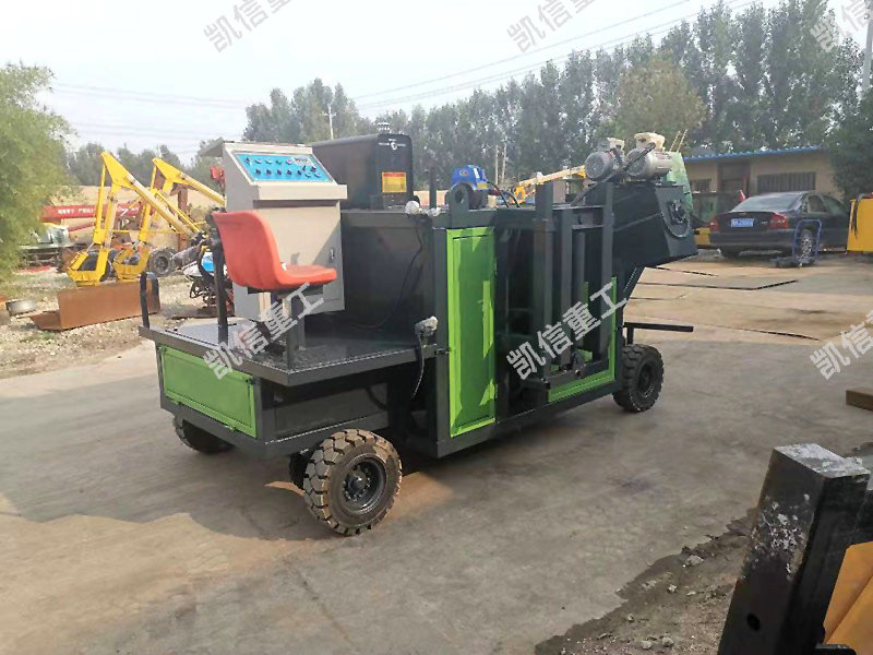 現澆成型路平石滑模機